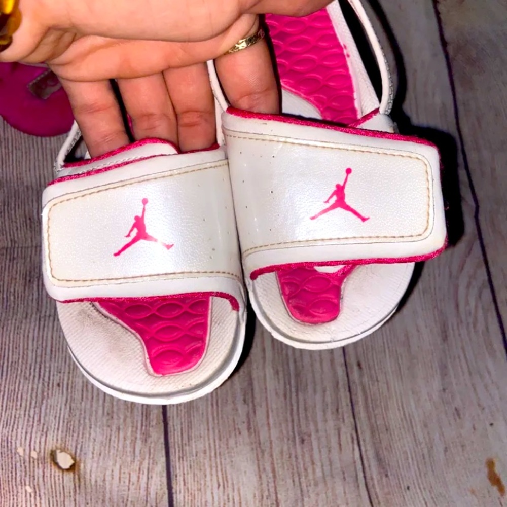 Pre-owned worn 1x 2012 jordan pink white sandals